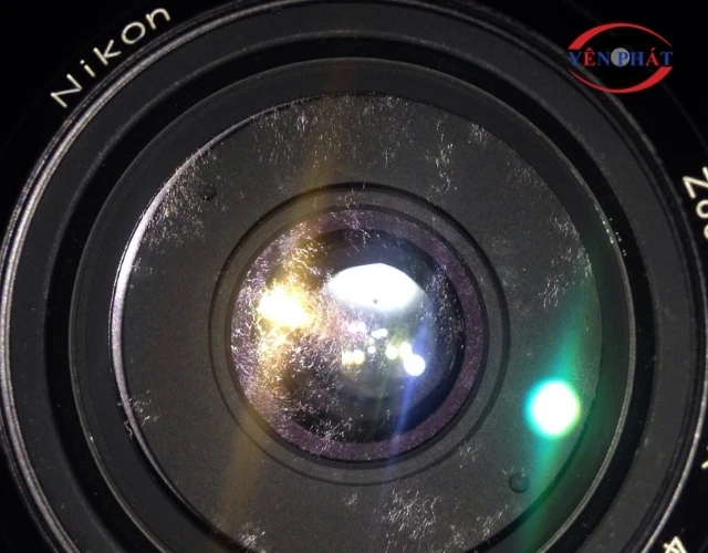 Ẩm cao khiến lens máy ảnh bị mốc