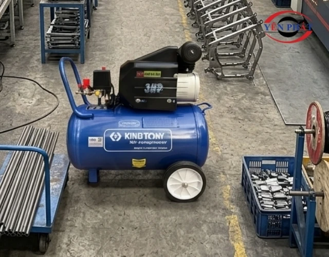 Máy nén khí Kingtony KTC-50 được làm từ chất liệu tốt, chịu va đập và chống ăn mòn tốt