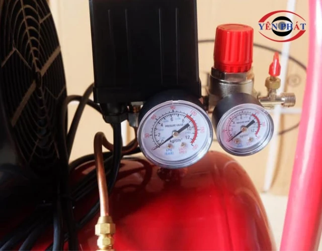 Sử dụng máy nén khí Kingtony KTC-25 cần theo dõi sát sao chỉ số áp suất qua đồng hồ đo