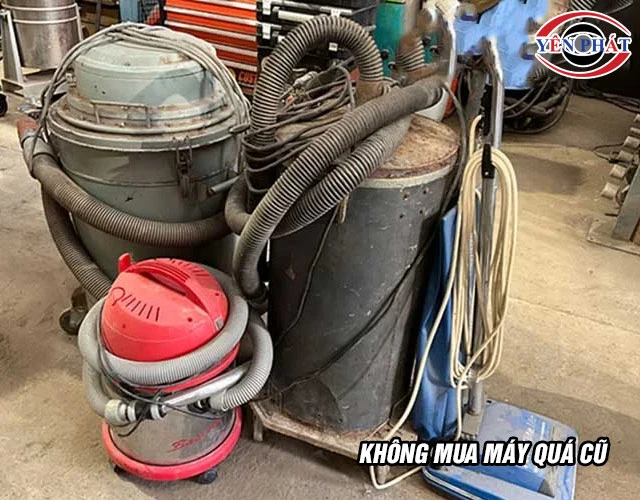  máy hút bụi công nghiệp quá cũ 