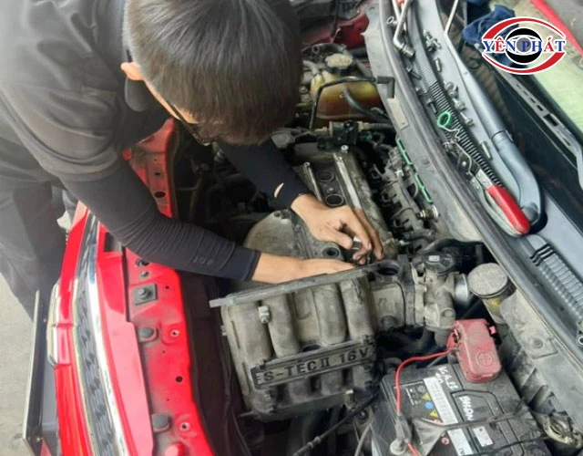 vệ sinh khoang máy