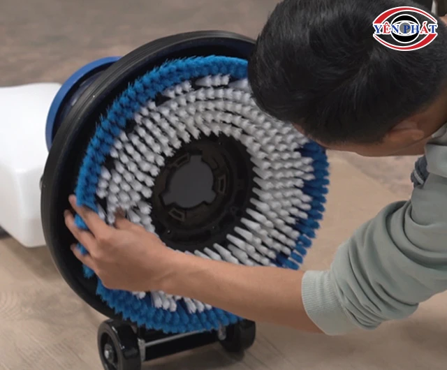Lắp máy chà sàn đúng chuẩn
