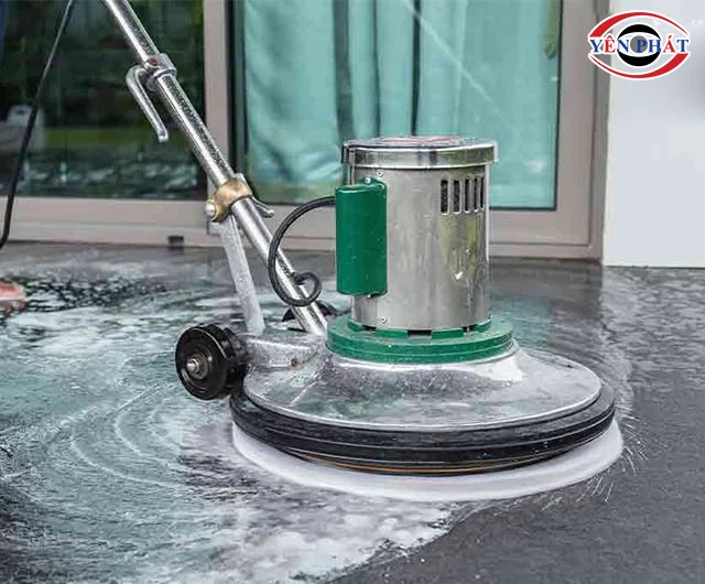 Máy chà sàn có mùi khét: 7 Nguyên nhân & Cách khắc phục